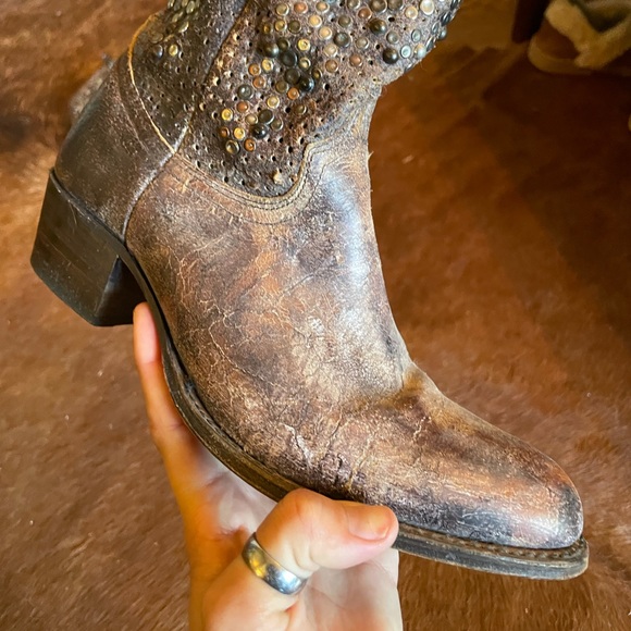 Rare Frye Deborah Studded Boots - Picture 5 of 10